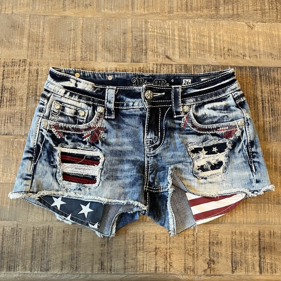 MISS ME Cut Off Short Signature Size 26 (SEE MEASUREMENTS) AMERICAN FLAG - Picture 1 of 16